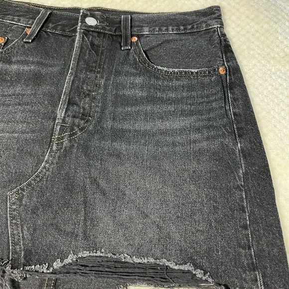 Levi black mini skirt - Picture 2 of 15